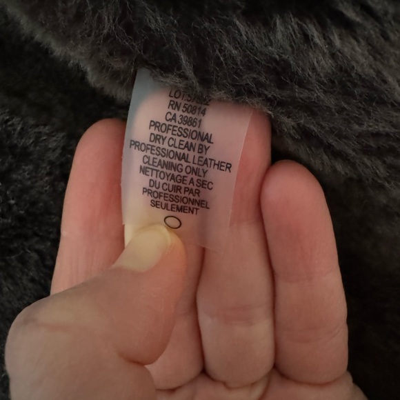 Elie Tahari 100% shearling jacket, dark brown, size M. - Picture 10 of 15